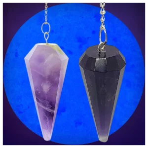 Regular cut and inner cut crystal pendulums example. Comparison of amethyst and premium amethys crystal pendulums.